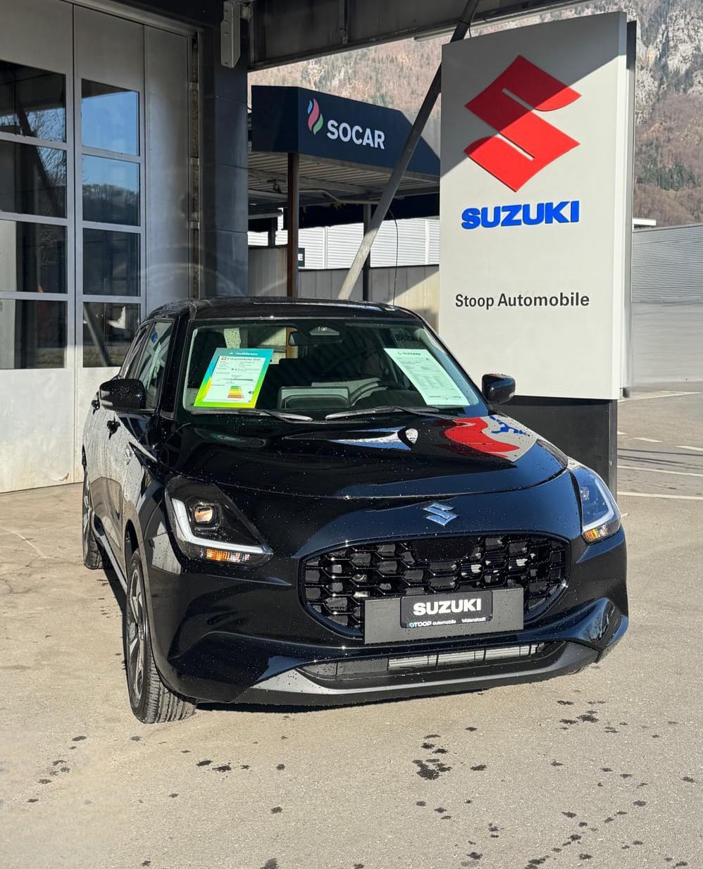 Suzuki Swift 1.2 Sakura Top Hybrid 4x4